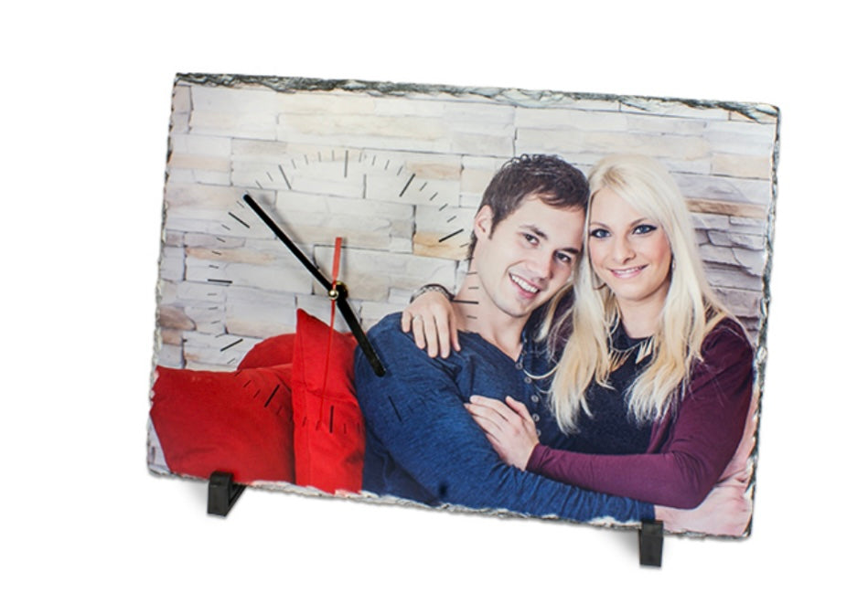 Schiefertafel mit Uhr